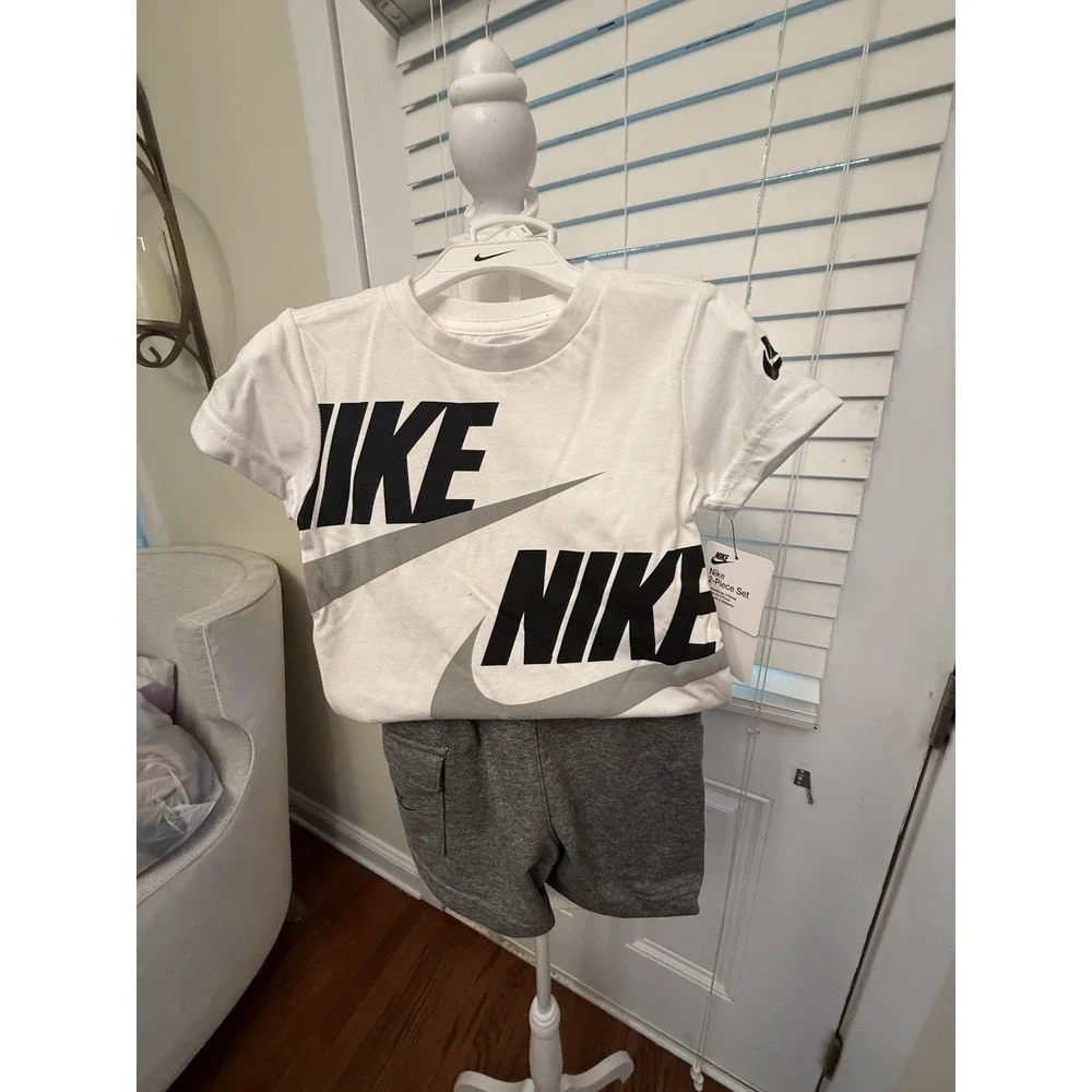 Nike Kids' T-Shirt Top  & Cargo Shorts Set Toddler 2T Boys Athletic Play Set New